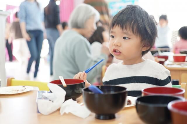 子ども食堂について　- 求められる「食事」と「居場所」 -アイキャッチ